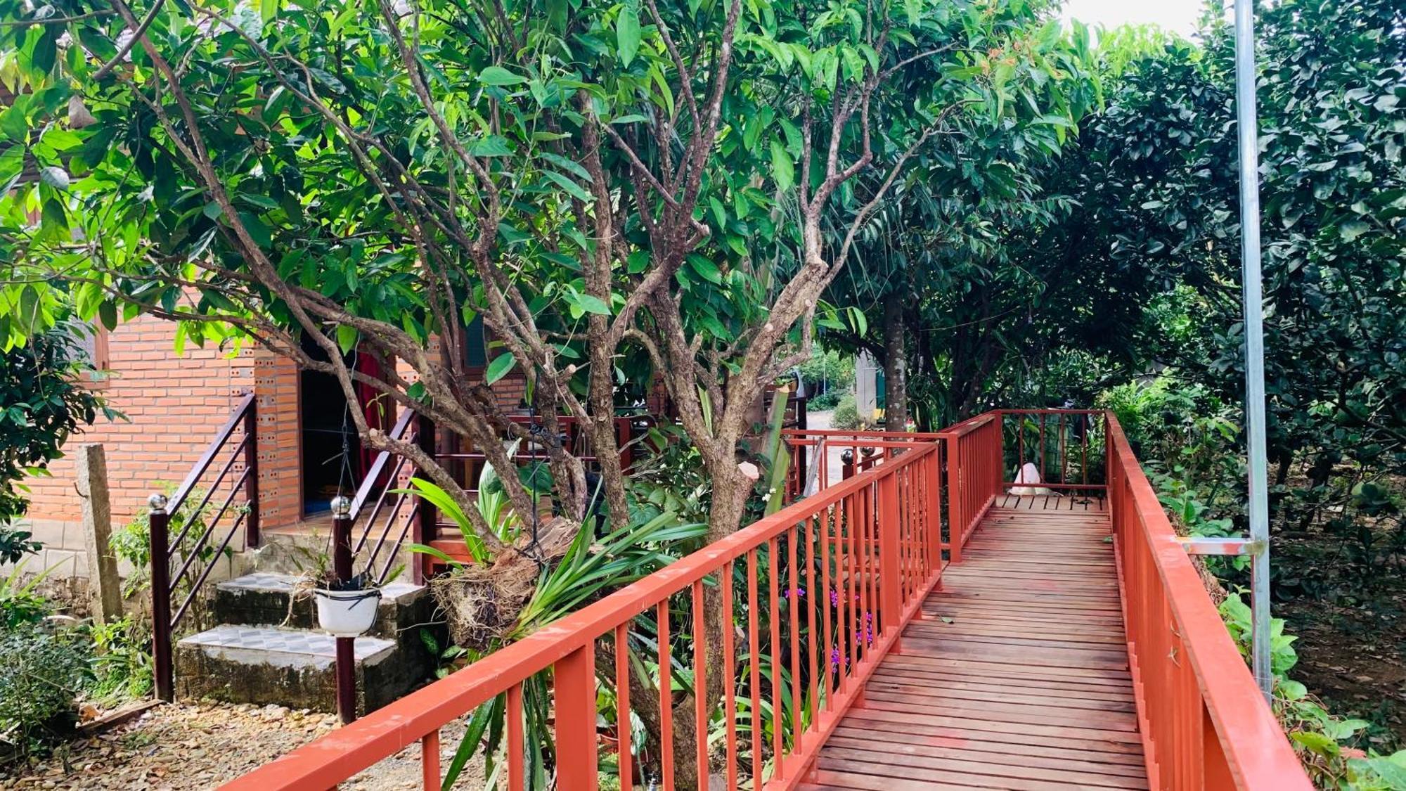 Gibbon Singing Home Stay Quan Tom 외부 사진